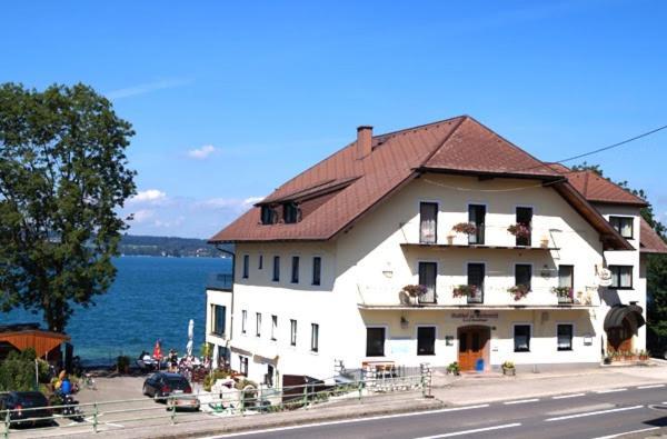 Gasthof Mit Seeterasse & Appartements Zur Landeroith ويرغ المظهر الخارجي الصورة